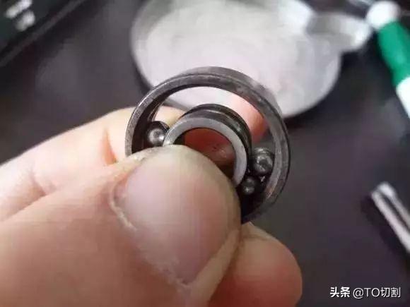 轴承里的滚珠是怎样放进去的?这篇文章解开你的疑惑