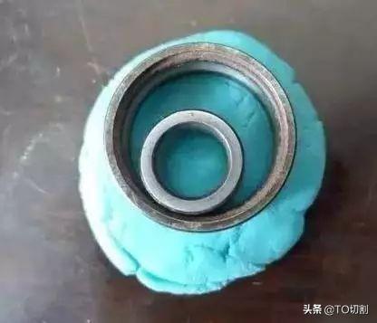 轴承里的滚珠是怎样放进去的?这篇文章解开你的疑惑