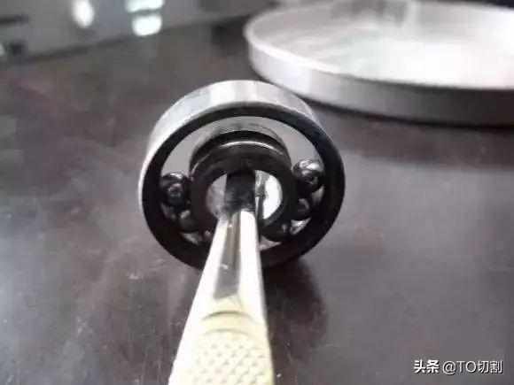 轴承里的滚珠是怎样放进去的?这篇文章解开你的疑惑
